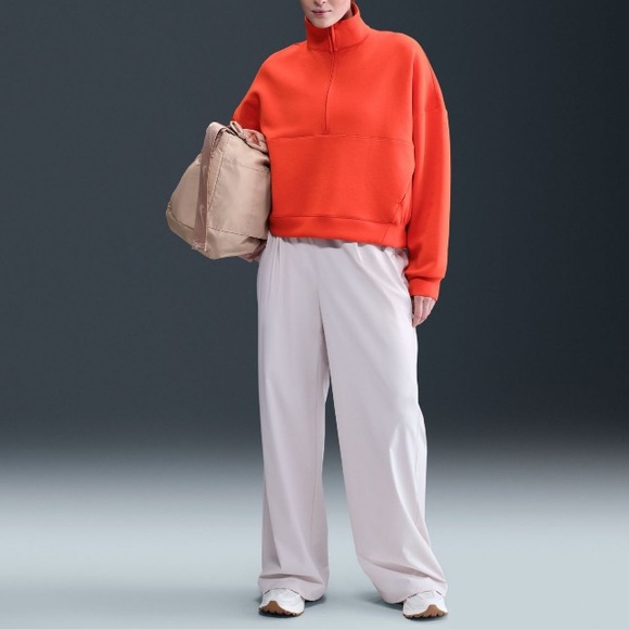 NWT Nike Women's 24.7 ImpossiblySoft Oversized 1/2 Zip Sweatshirt - Picture 2 of 6